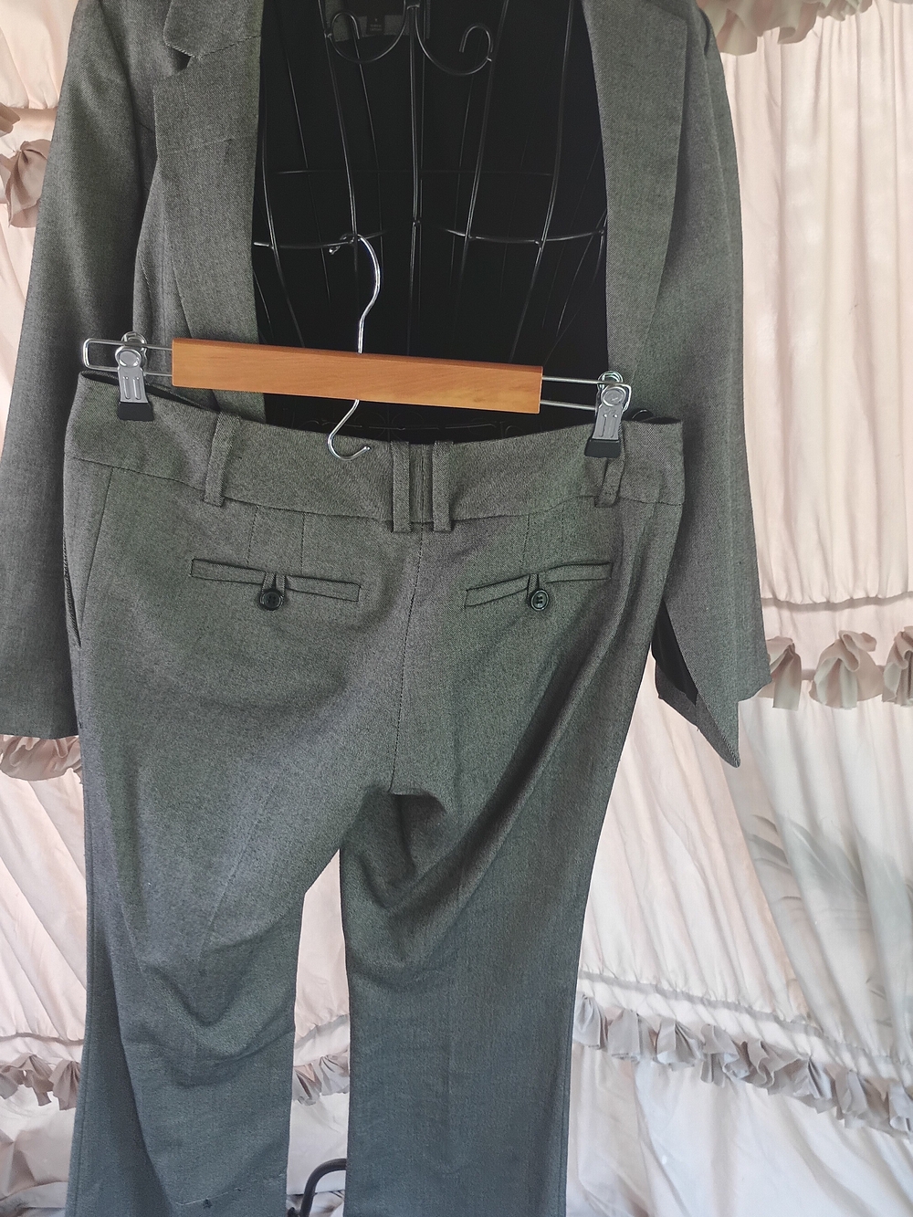 The Limited Collection- Size S Gray Women's Two-Piece Pantsuit Blazer & Trousers - Picture 3 of 17